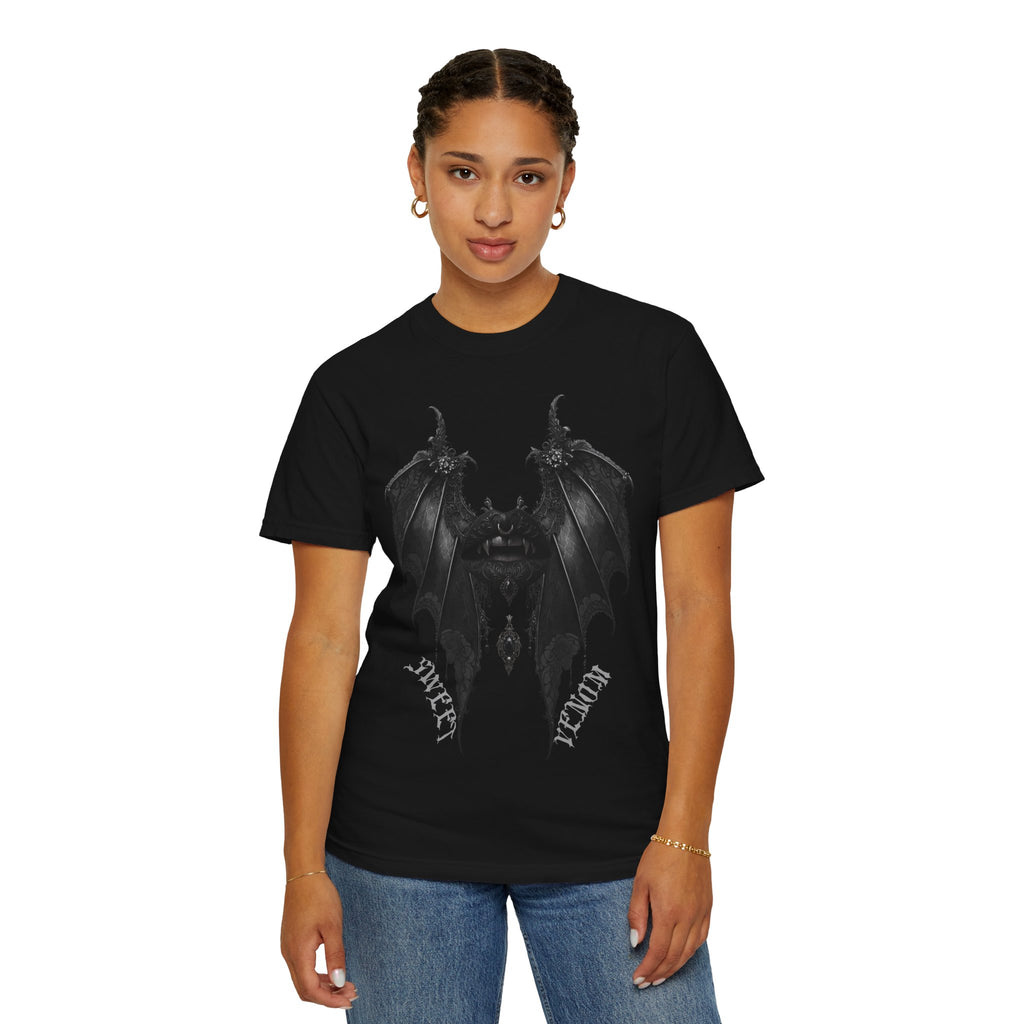 Gothic Bat Wings and Black Vampire Lips Graphic T-shirt - Gothic Black Lips Tee. Midnight Eye, LLC