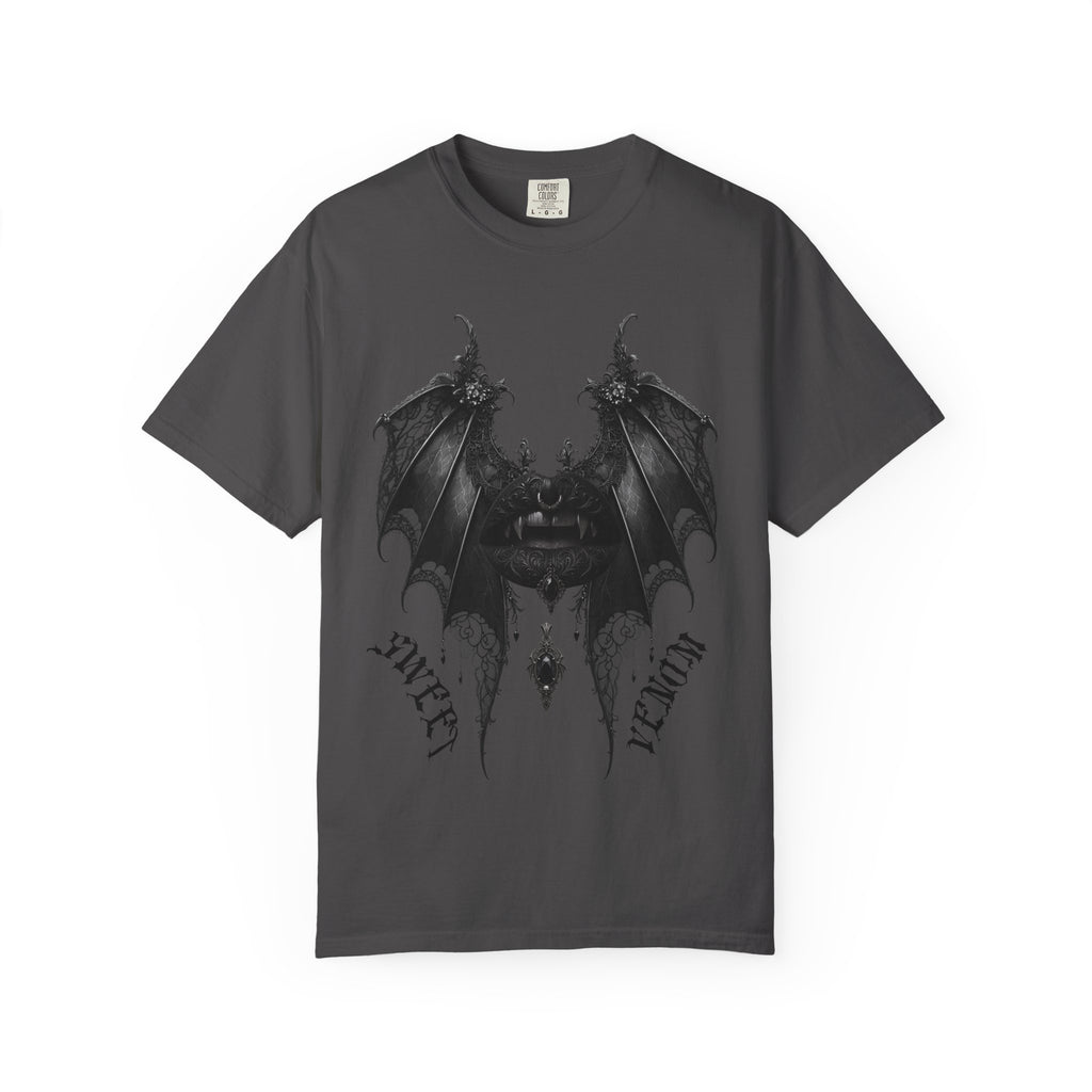 Gothic Bat Wings and Black Vampire Lips Graphic T-shirt - Gothic Black Lips Tee. Midnight Eye, LLC