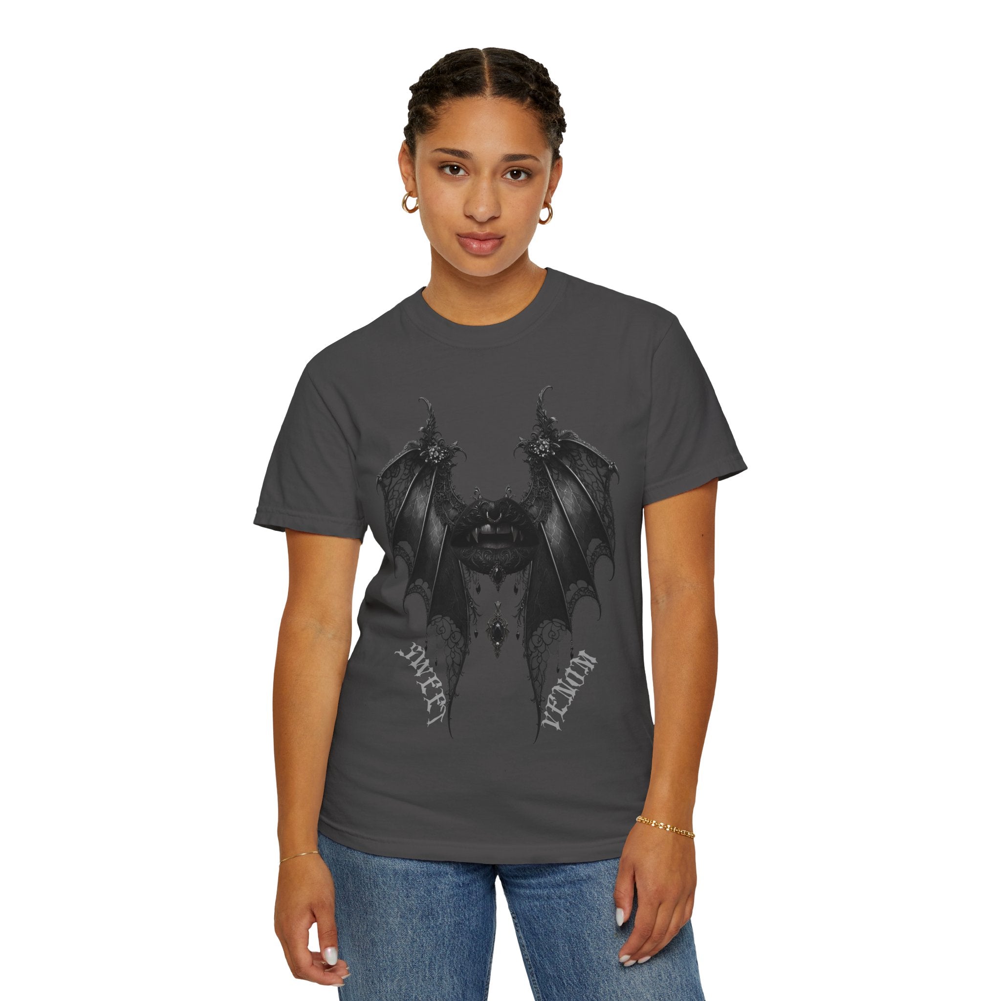 Gothic Bat Wings and Black Vampire Lips Graphic T-shirt - Gothic Black Lips Tee. Midnight Eye, LLC