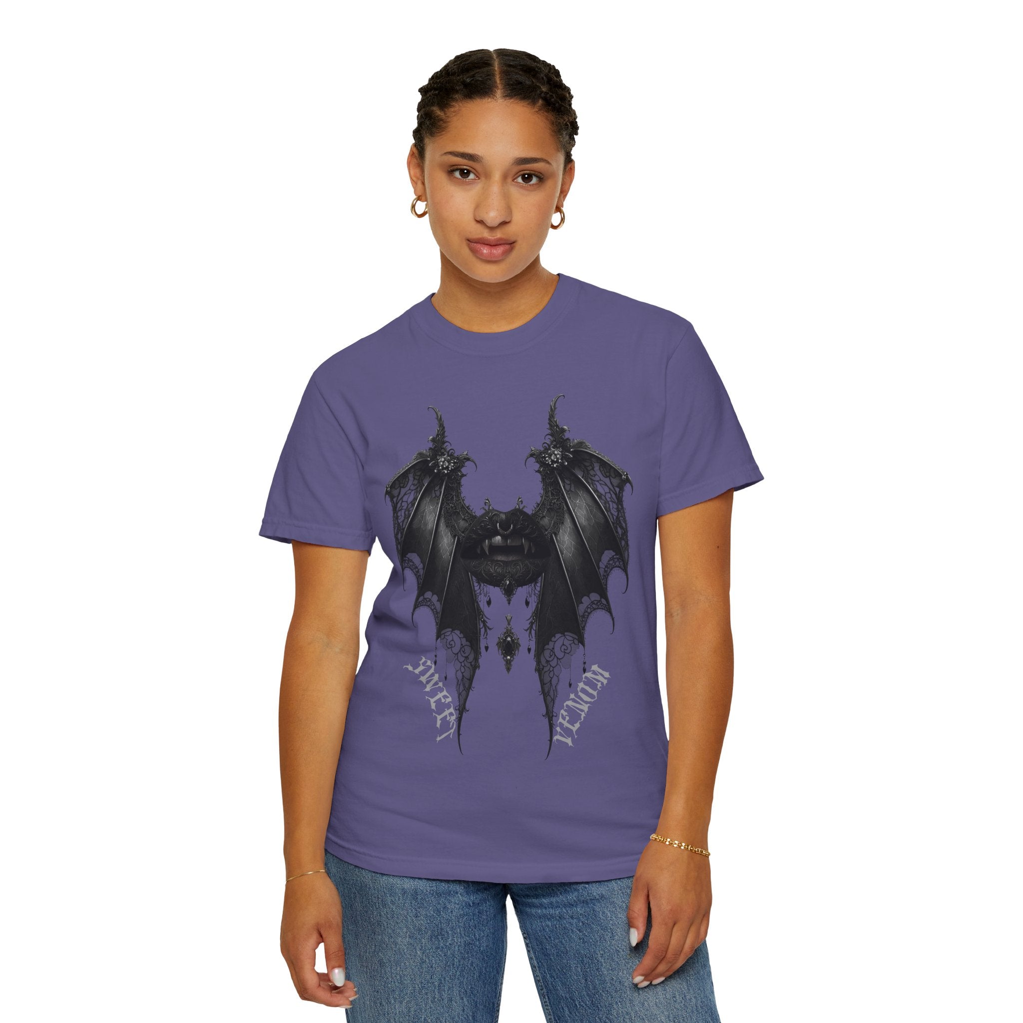 Gothic Bat Wings and Black Vampire Lips Graphic T-shirt - Gothic Black Lips Tee. Midnight Eye, LLC