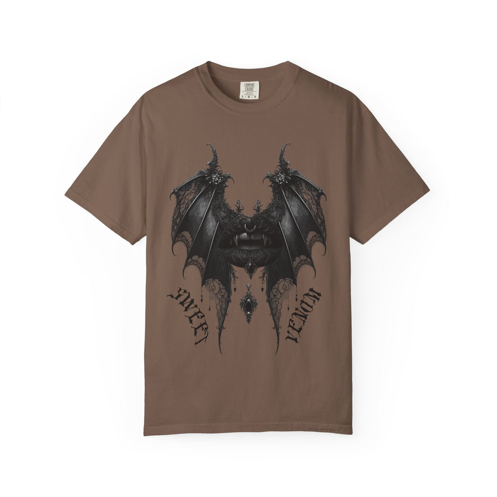 Gothic Bat Wings and Black Vampire Lips Graphic T-shirt - Gothic Black Lips Tee. Midnight Eye, LLC