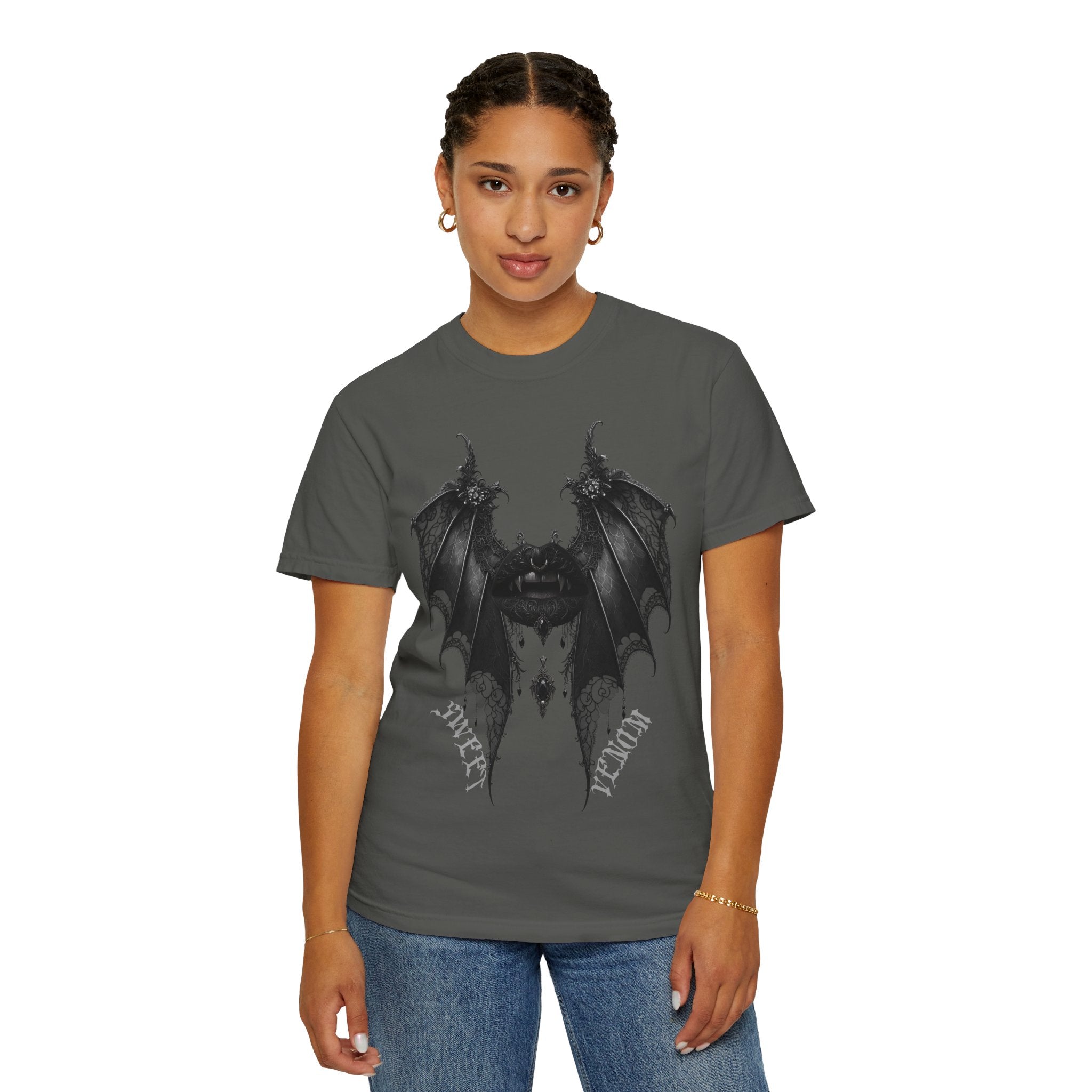 Gothic Bat Wings and Black Vampire Lips Graphic T-shirt - Gothic Black Lips Tee. Midnight Eye, LLC