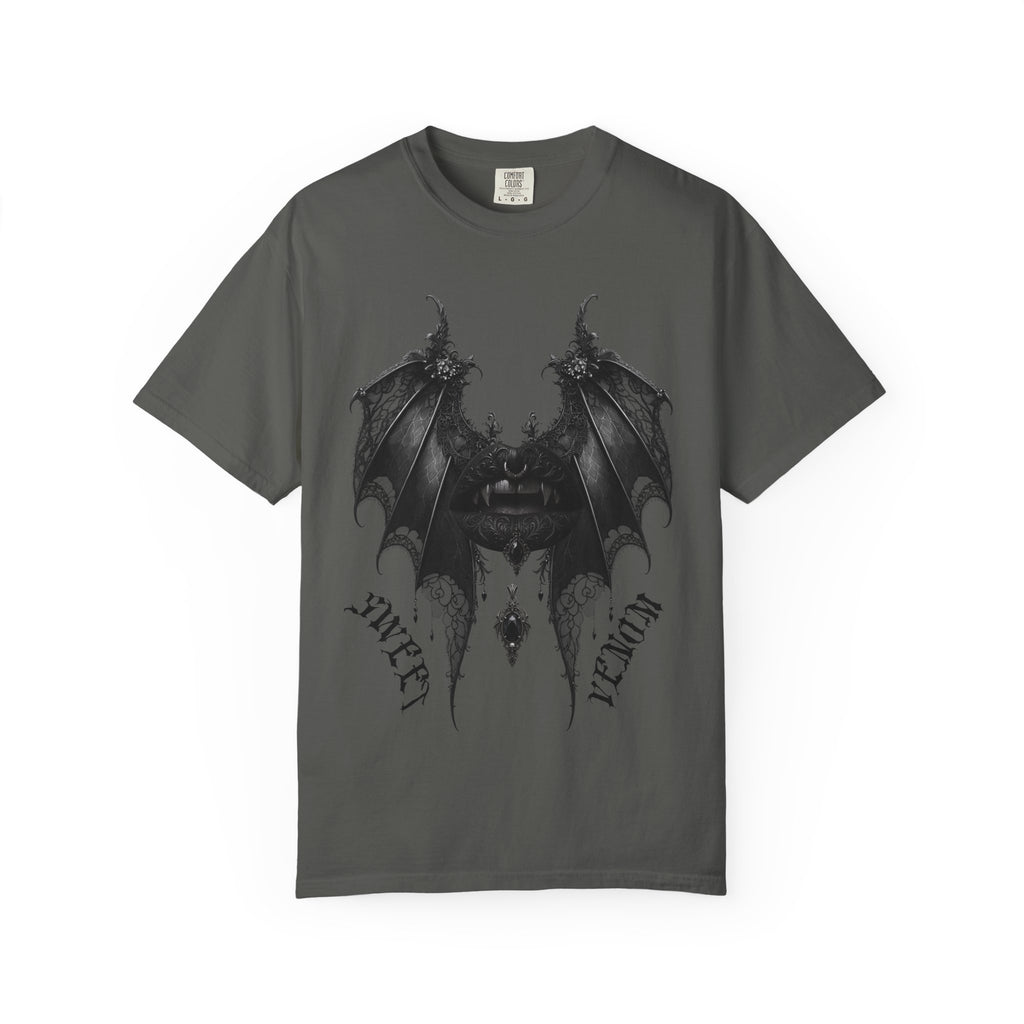 Gothic Bat Wings and Black Vampire Lips Graphic T-shirt - Gothic Black Lips Tee. Midnight Eye, LLC